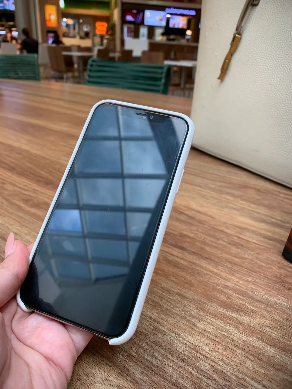 iPhone 11 Pro Gold  - Foto 2