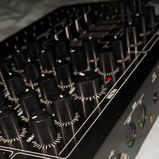 Roland Sh-4d sintetizador de mesa (desktop) e groovebox - Foto 4