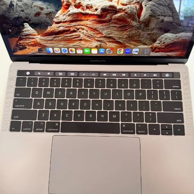 MacBook Pro Touchbar 2017- Tela Retina - 13 polegadas - Cinza