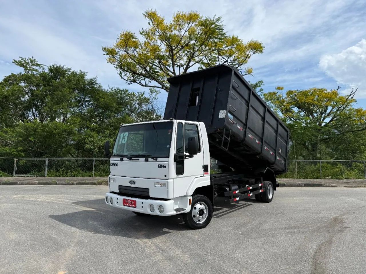 CARGO 816 CAÇAMBA BASCULANTE BAIXO KM