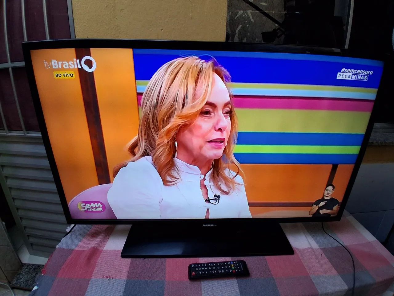 Vendo tv Samsung 40 polegadas led digital não é smart 