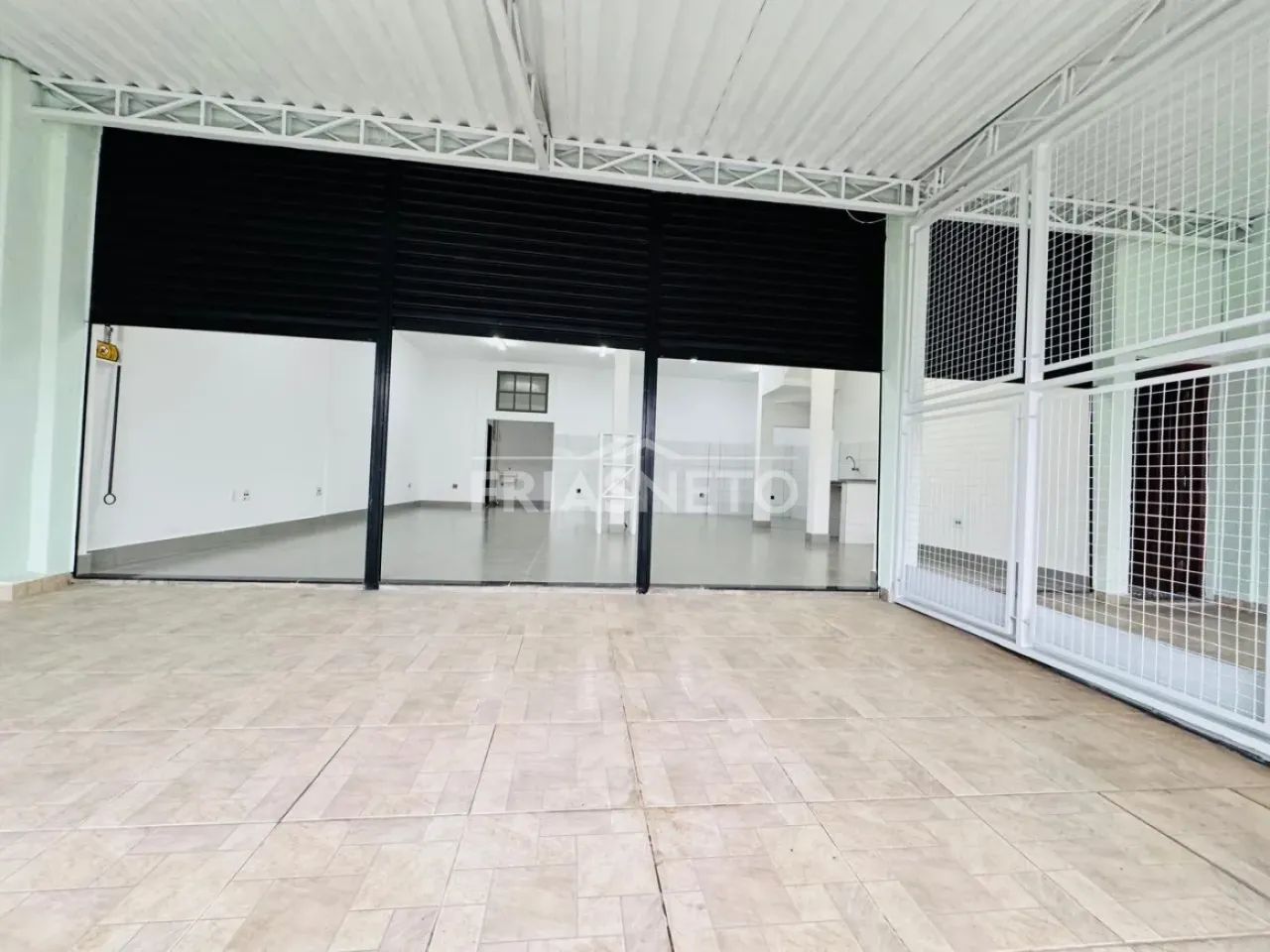 Salão comercial à venda no bairro Piracicamirim