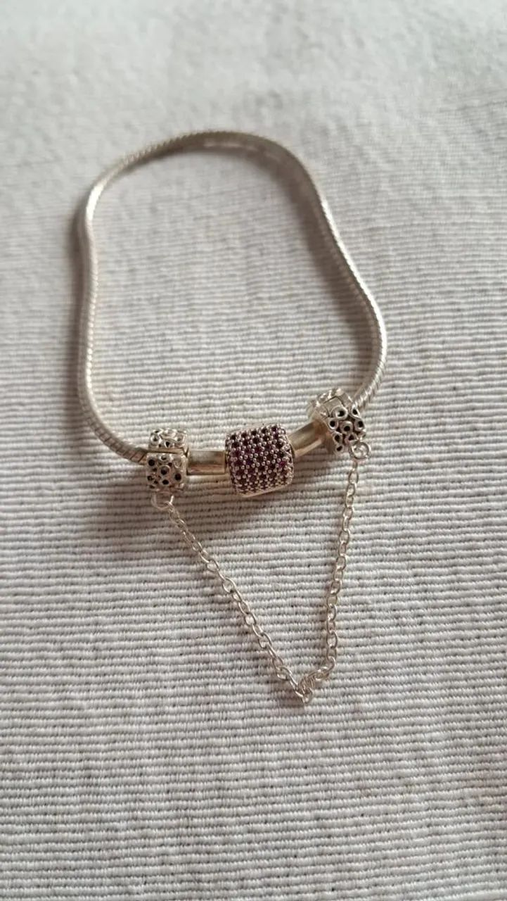 Pulseira 18 cm pandora com trava em prata 