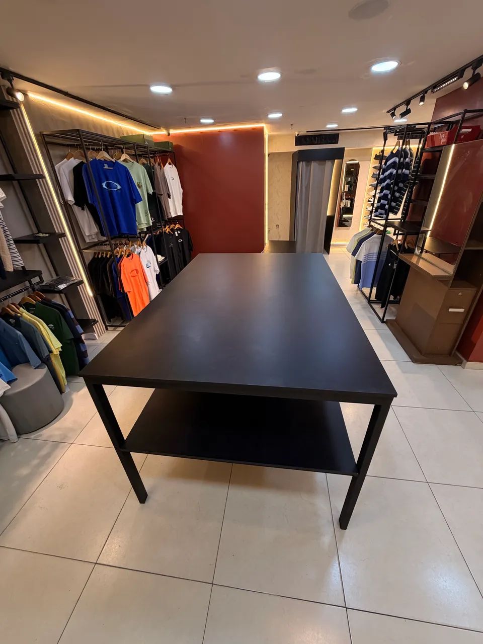 MESA CENTRAL PARA LOJA DE ROUPA  - Foto 4