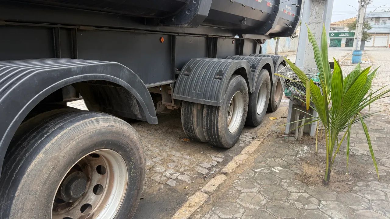 Caçamba 4  eixos 2024 - Foto 4