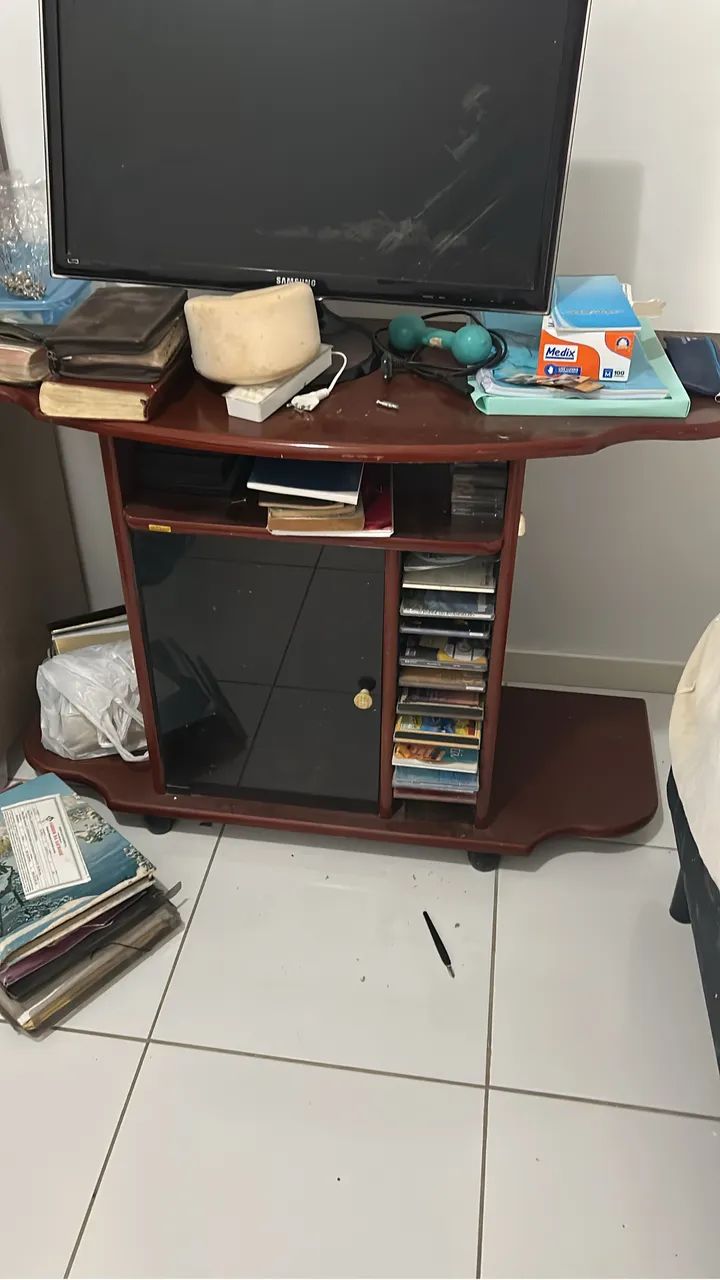 Rack com porta de vidro