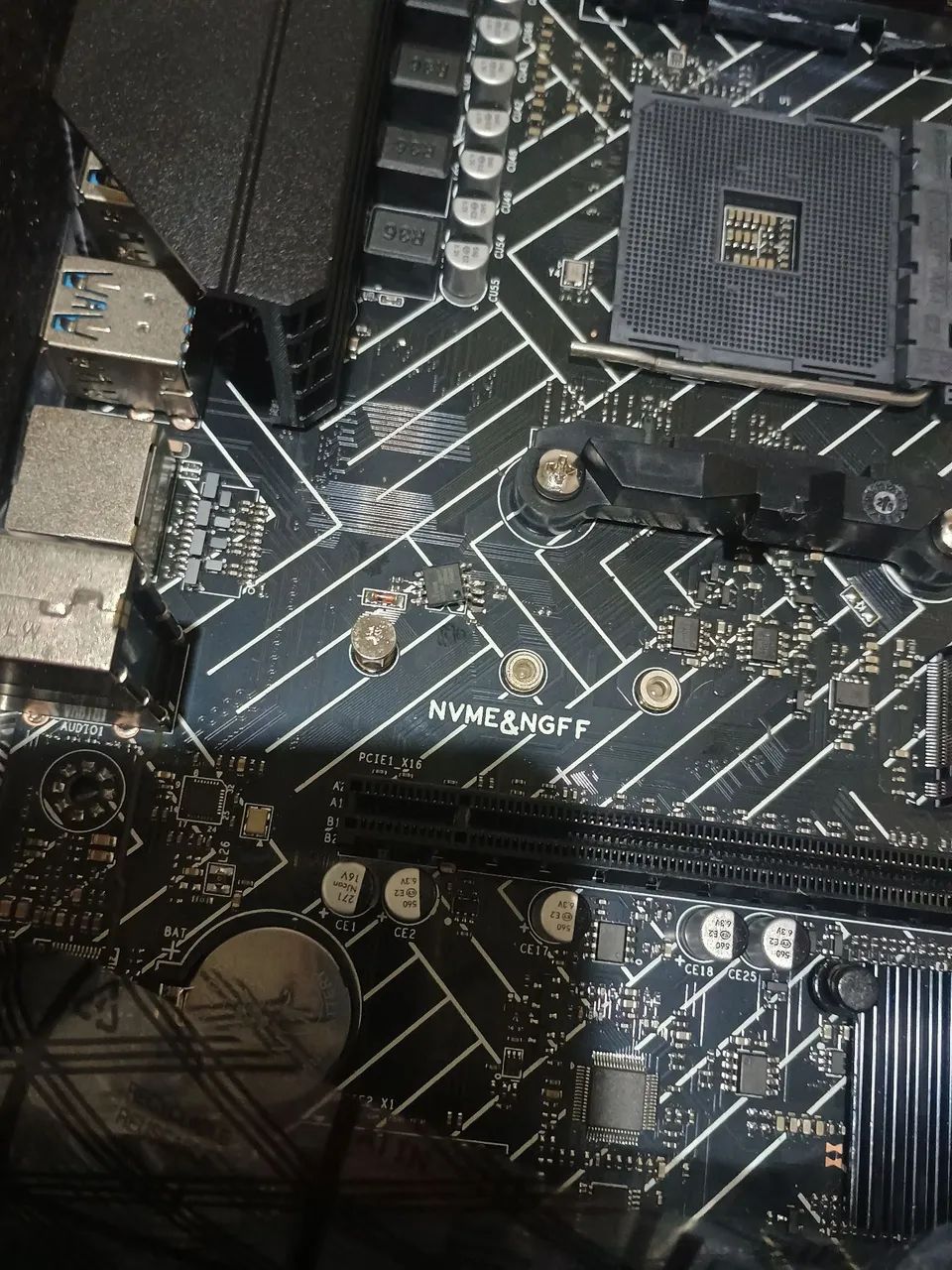 Placa mãe a520m mancer ( leia a descrição) 
