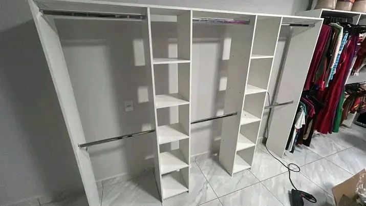 CLOSET CM 6 CABIDEIRO E 2 TORRE MDF NOVO 