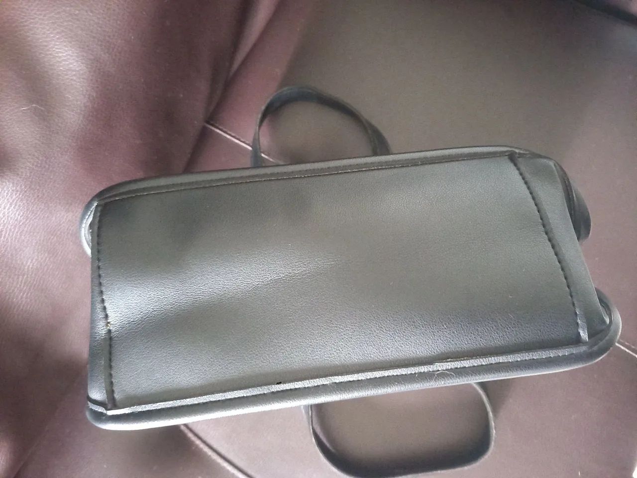 Bolsa preta com dourado - Foto 5