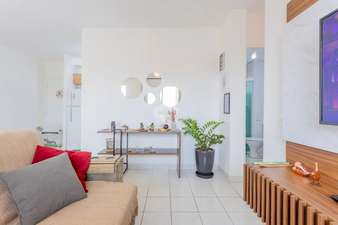 Apartamento à Venda em Capoeiras - 3 Quartos com Suíte, Sacada e Condomínio Completo em Fl
