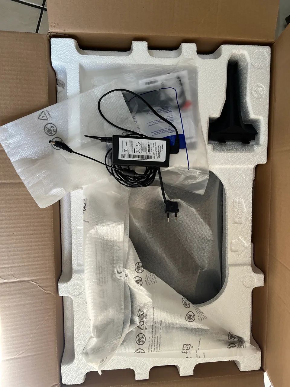Monitor 28 polegadas 4k IPS Samsung UR55 - Foto 4