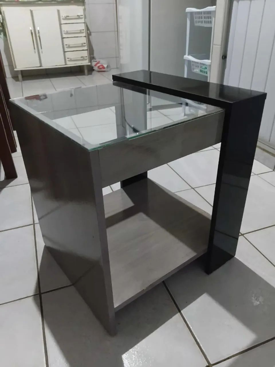 Criado-Mudo com Tampo de Vidro - Conservado - Foto 5