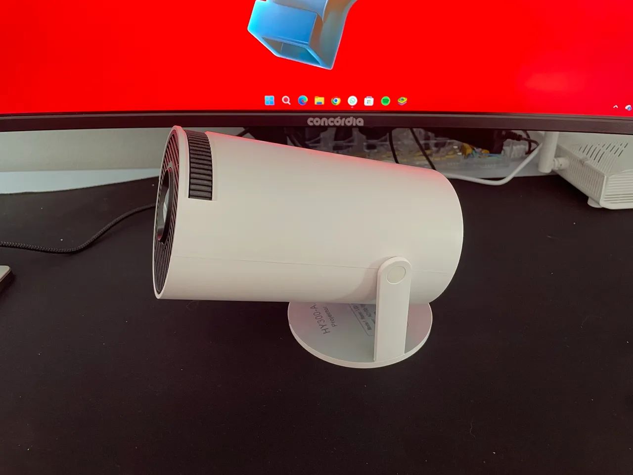 Mini Projetor HY300-A Android 11 Wi-Fi Bluetooth HD 720p - Foto 2