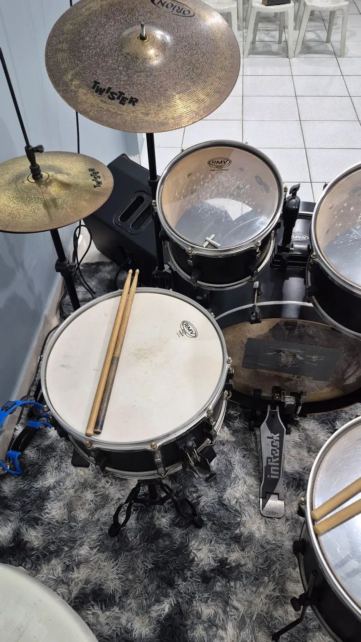 Bateria RMV Crossroads com pratos - Foto 3