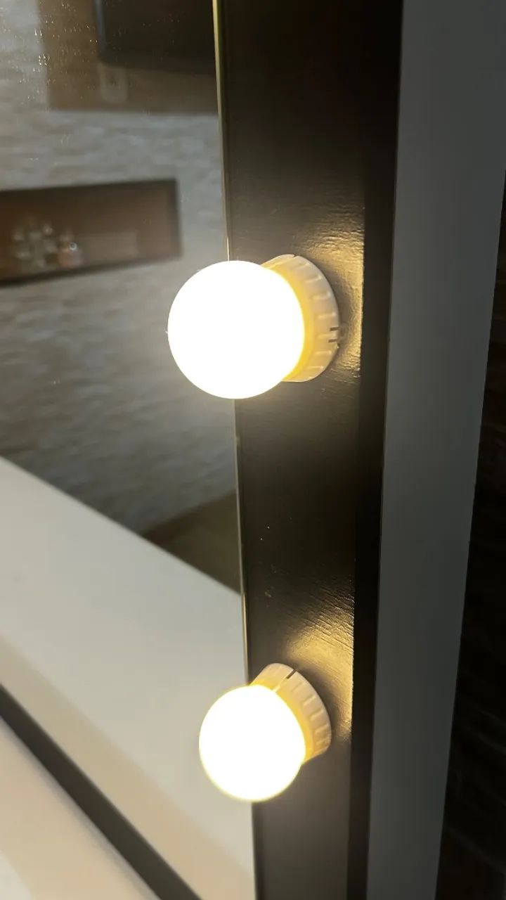 Penteadeira de MDF com luzes camarim - Foto 2