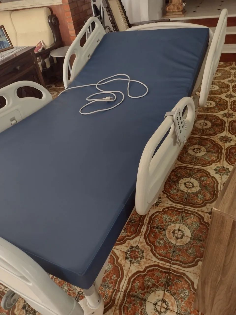 Cama hospitalar elétrica 4 movimentos - Foto 2