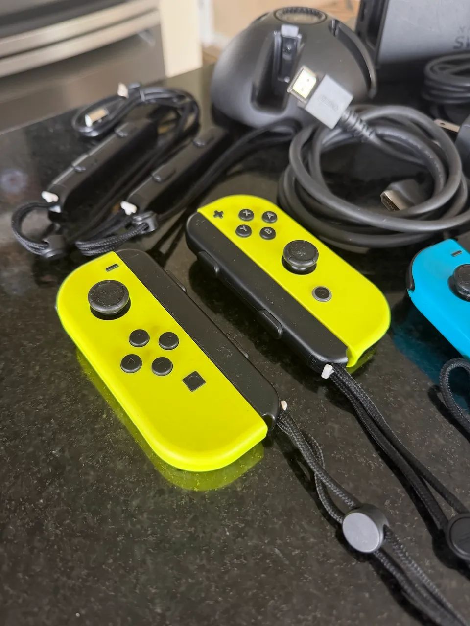 Nintendo Switch V1 Desbloqueável + 4 Joy-Cons + Dock Original - Foto 4