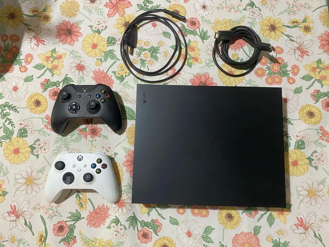 Xbox One X c/2 controles