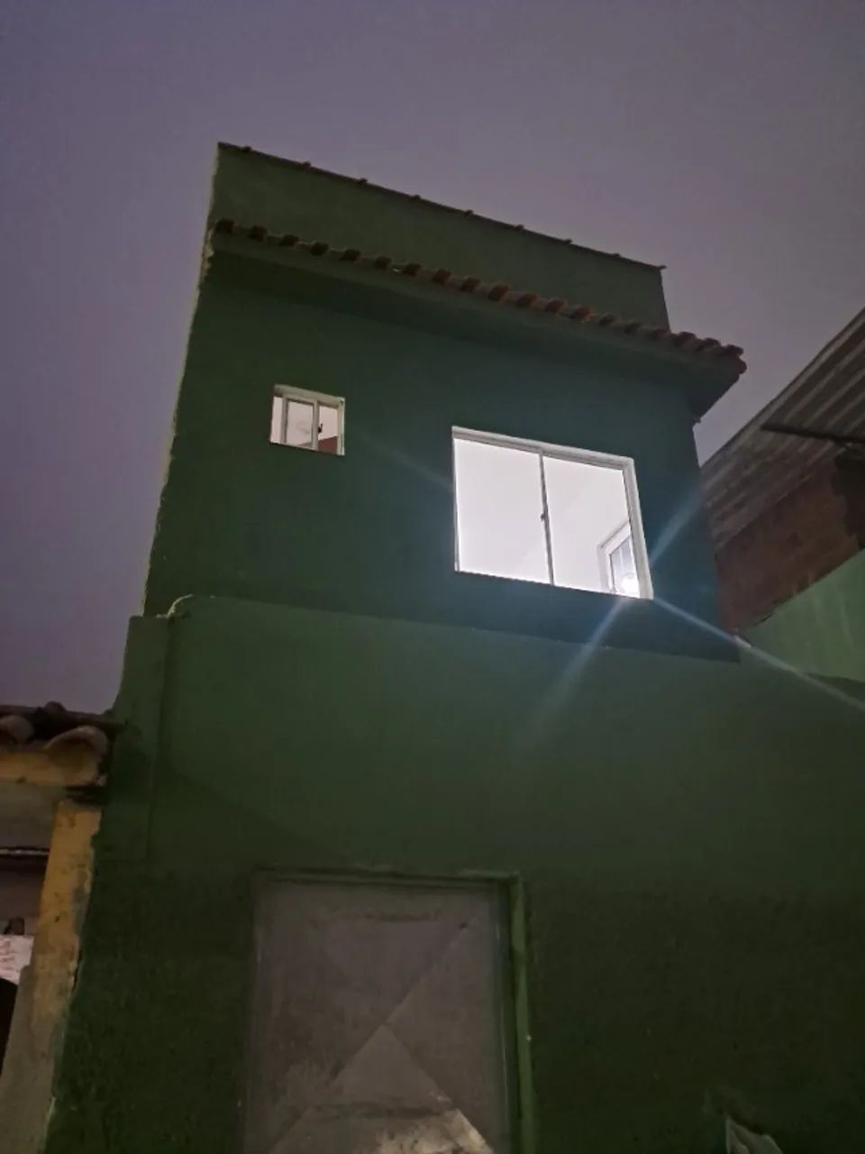 Aluga-se quitinete