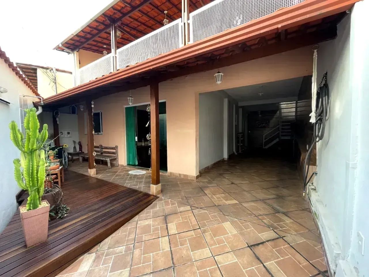 LINDA CASA - 4 QUARTOS - MILIONÁRIOS