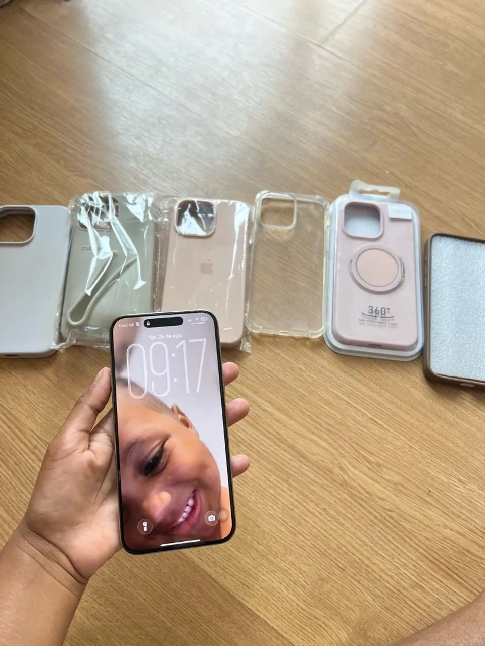 iPhone 15 Pro Max 256GB prata + Kit com 6 Capinhas Premium