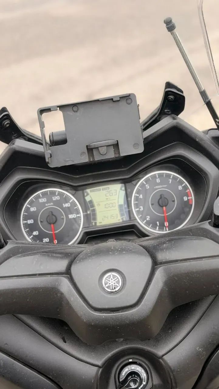 X Max 250 - Foto 3