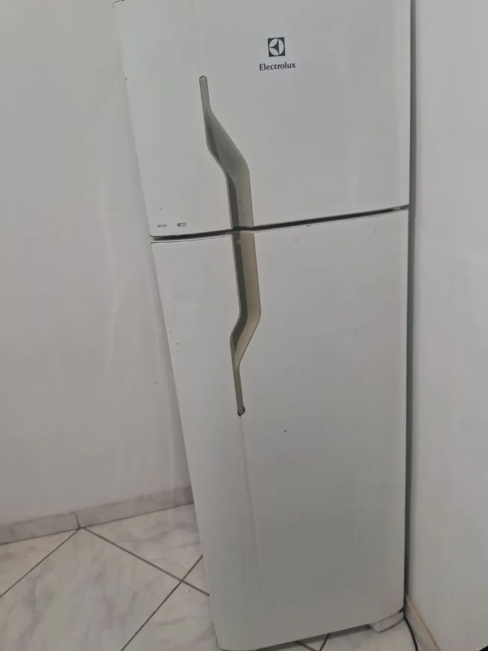 Geladeira com defeito  - Foto 4