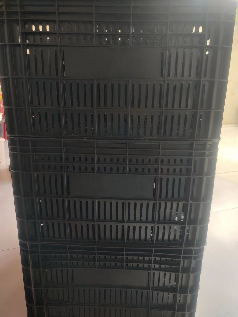 Caixa plástica de Hortifruti 52L - Foto 2