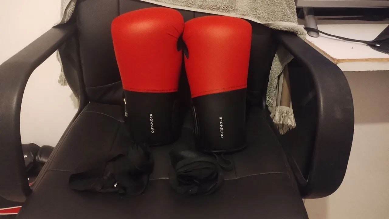 Luva Boxe / Muay Thai Outshock 14oz + Bandagens - Foto 2