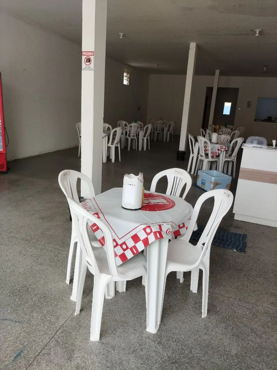 Oito jogos de mesa mas tem de duas cadeiras - Foto 2
