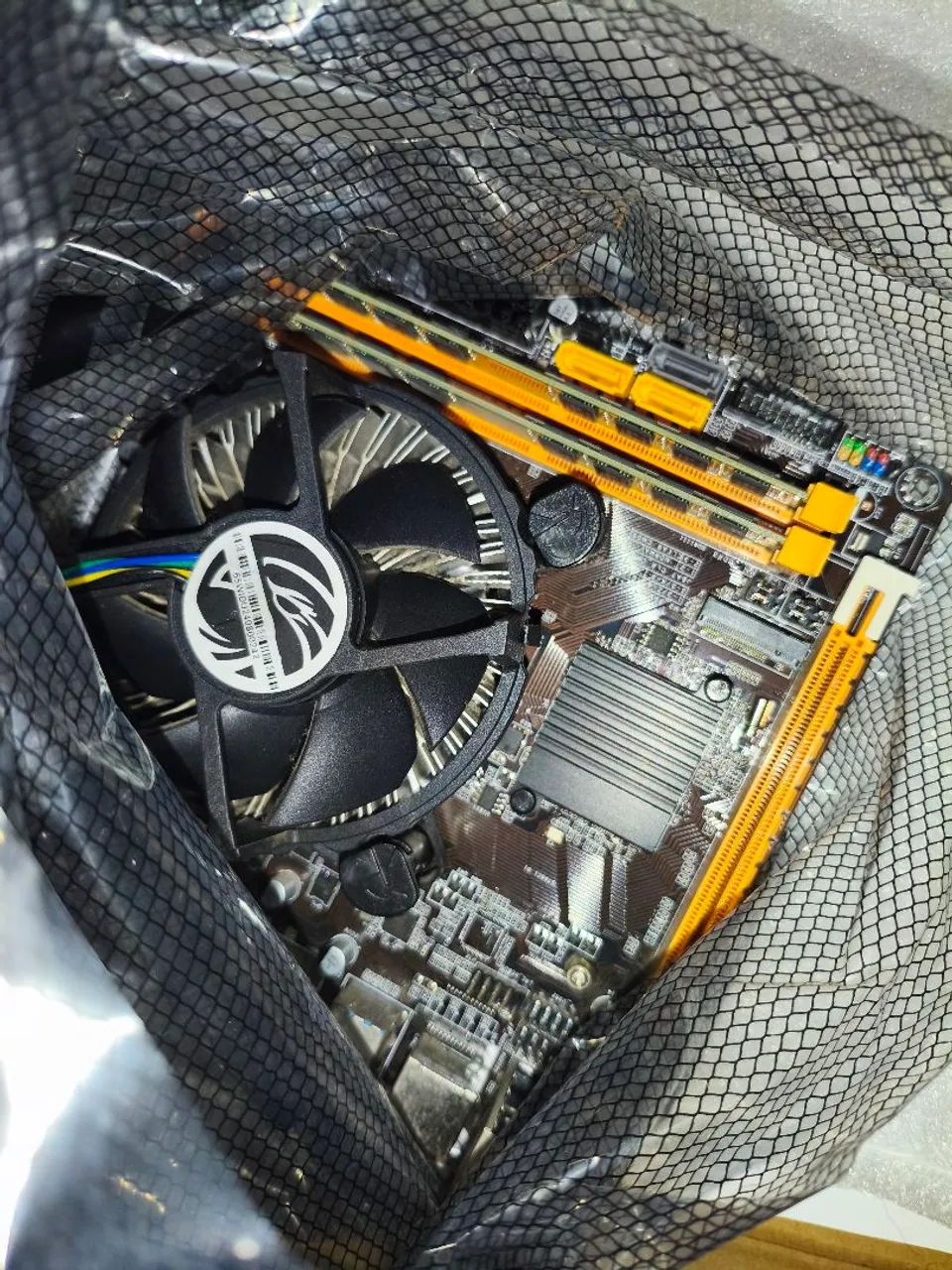 Kit Upgrade PC: 16GB DDR3 (2x8GB) + Placa-Mãe com Intel Core i5