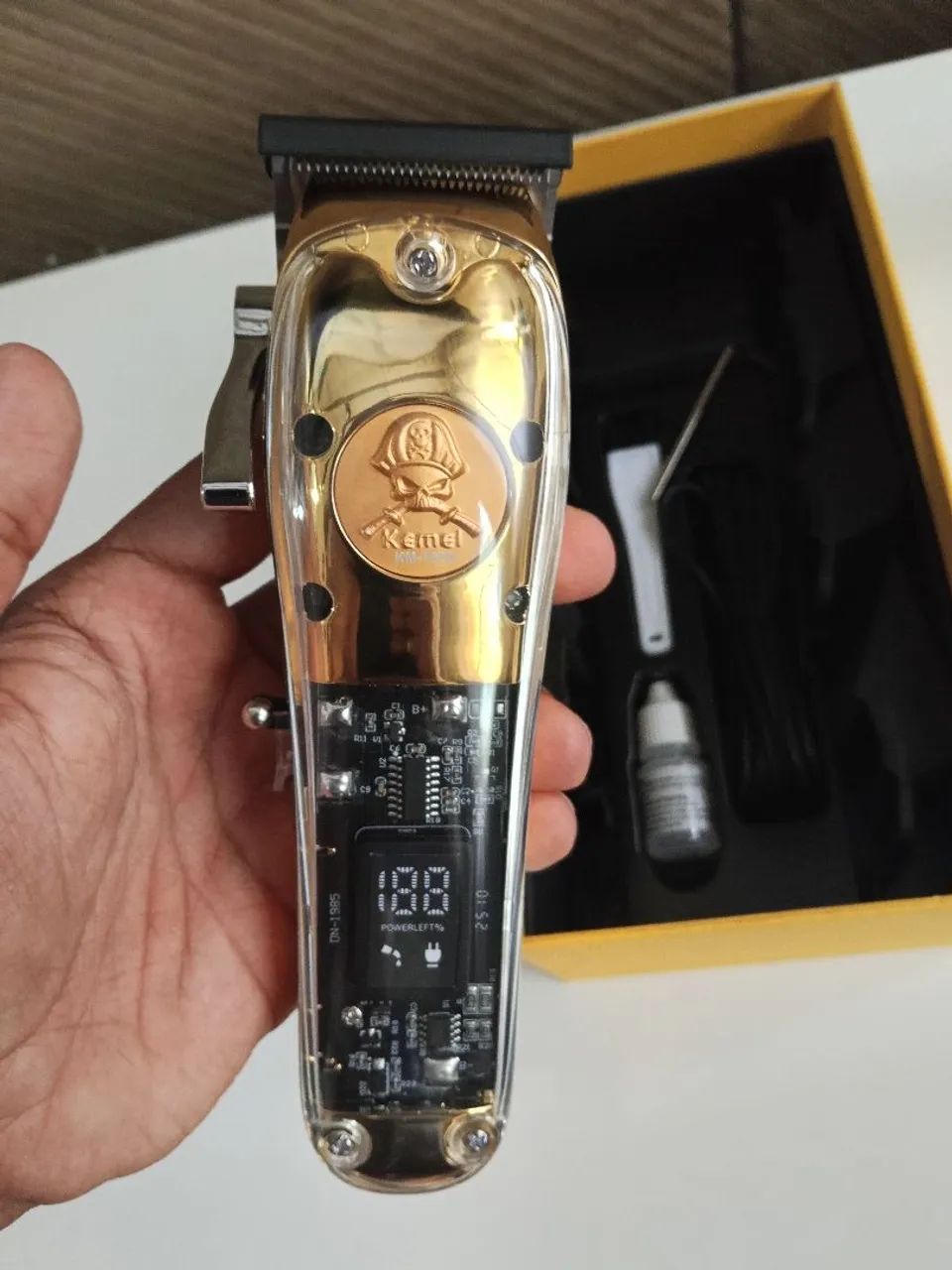 Máquina de Corte Kemei KM-1829 - Profissional e Recarregável  - Foto 3