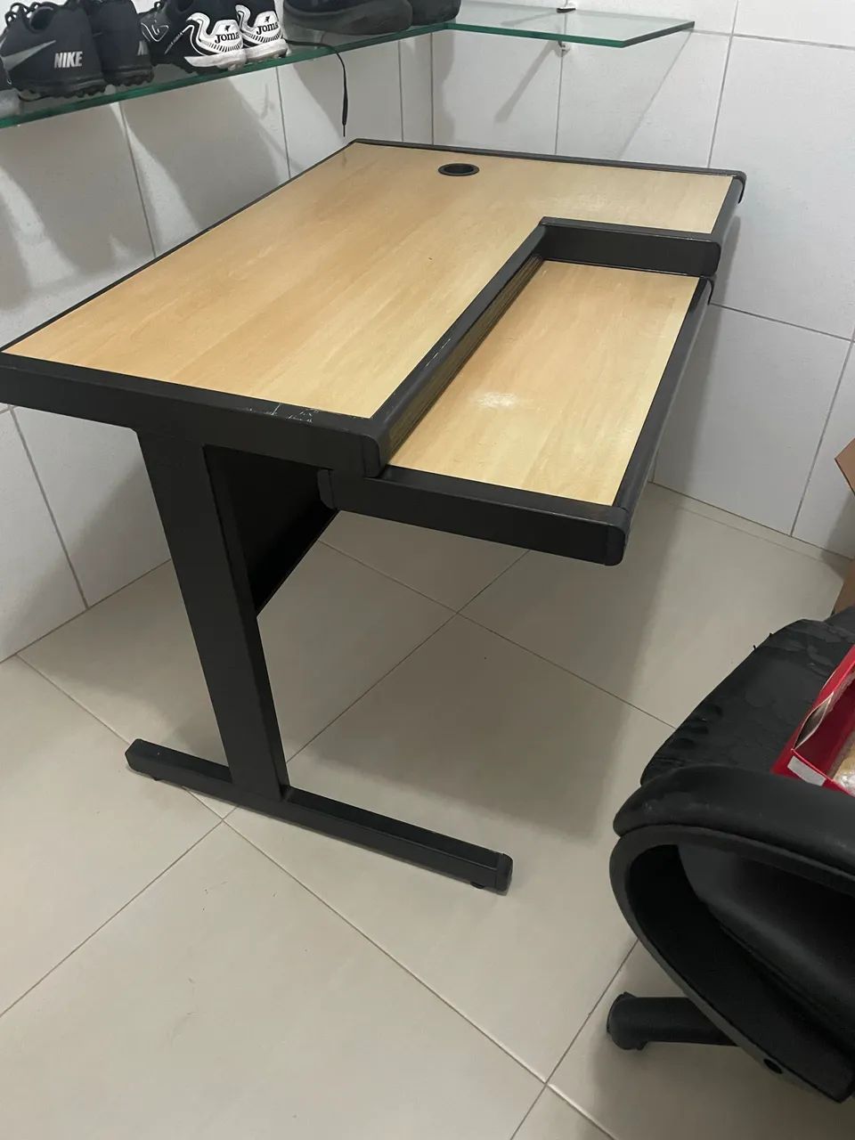 Mesa de Escritório com Design Moderno - R$300 - Foto 2