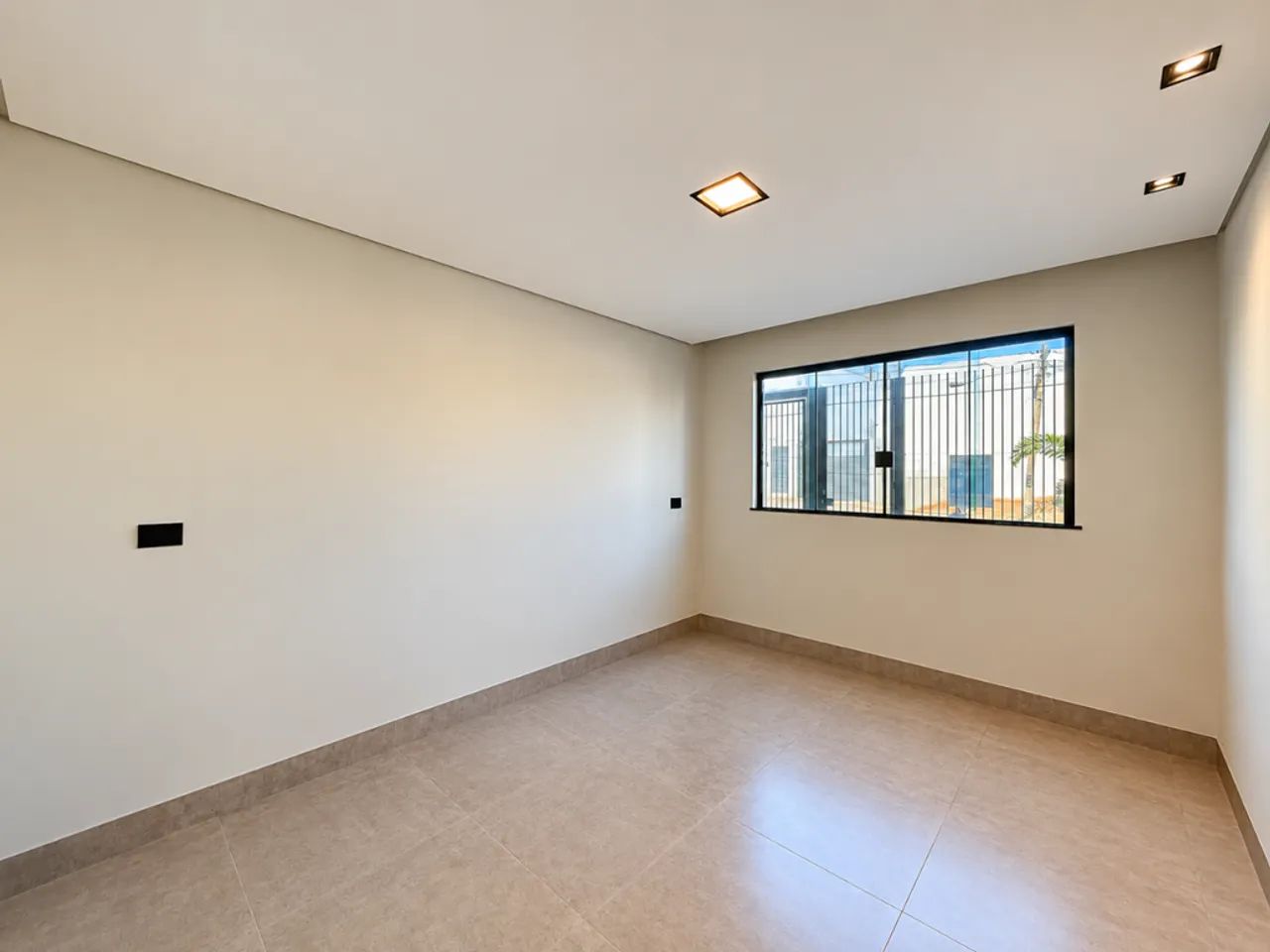Sobrado à venda em Maringá, Zona 06, com 4 quartos, com 309 m² - Foto 4