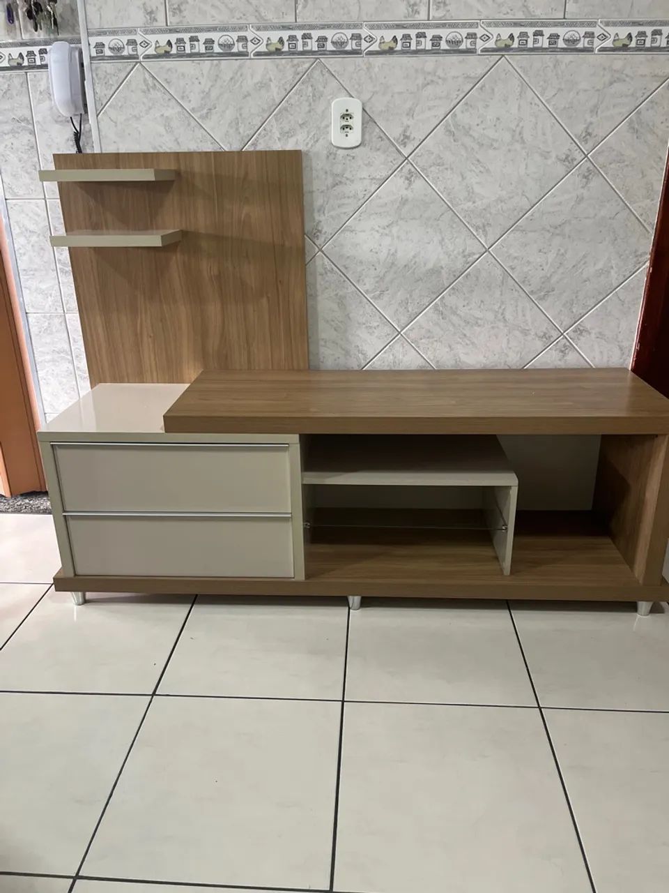 Vende se um raque de sala
