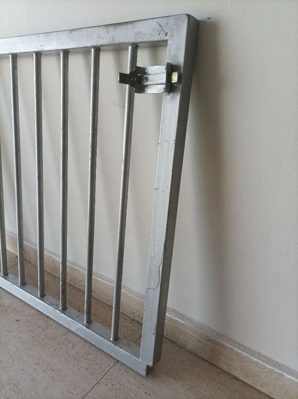 Grade de metal. Altura: 80cm. Comprimento: 90 cm. - Foto 3