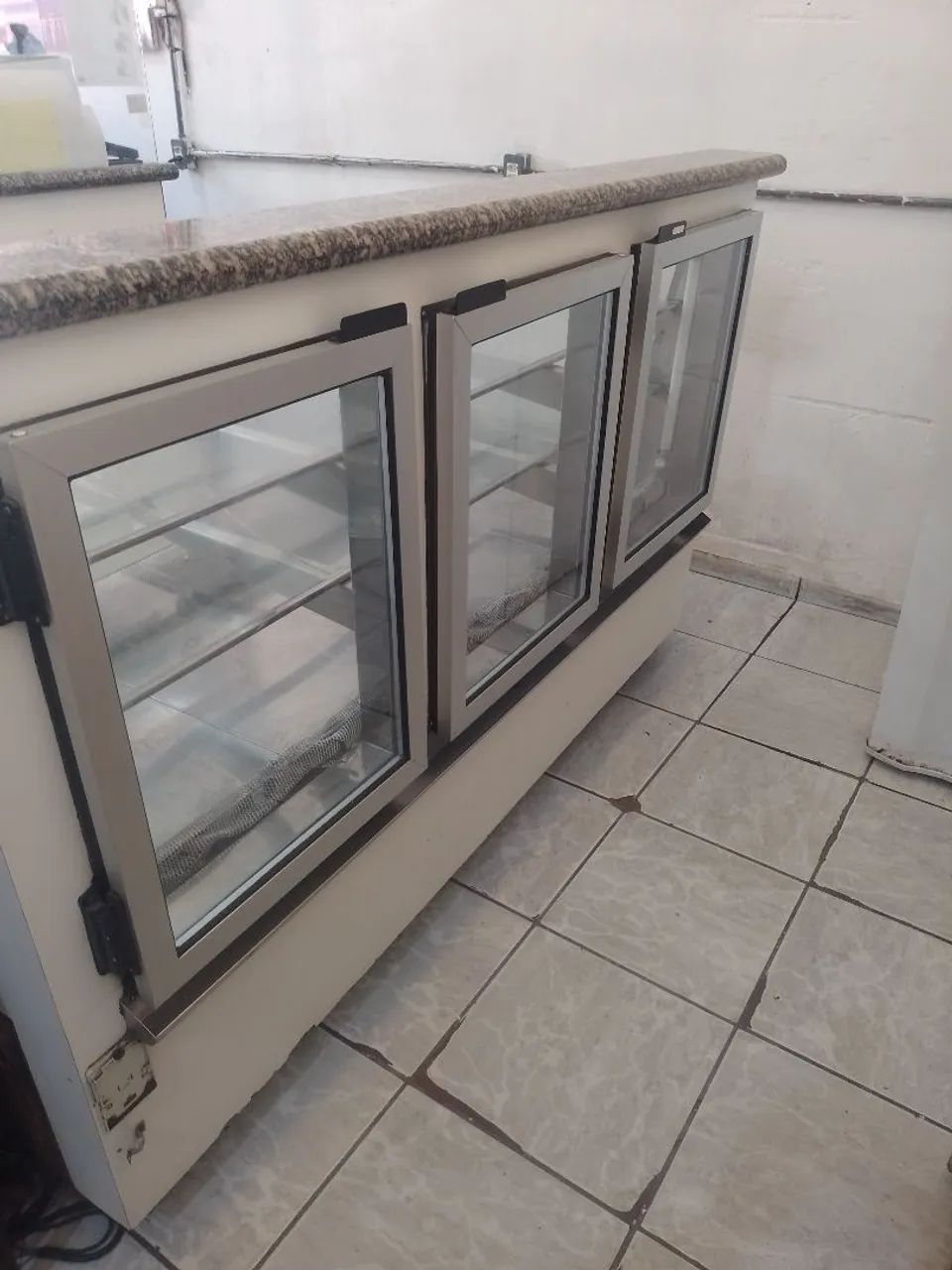 Vitrine refrigerada funcionando - Foto 4