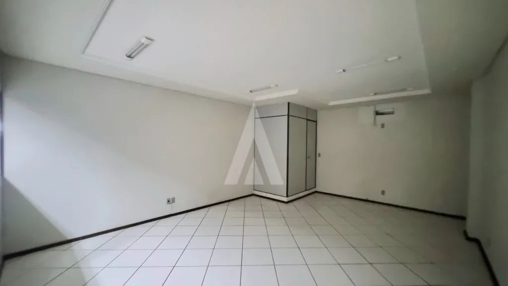 Sala comercial localizada no Centro de Joinville, possuindo 30m². - Foto 5