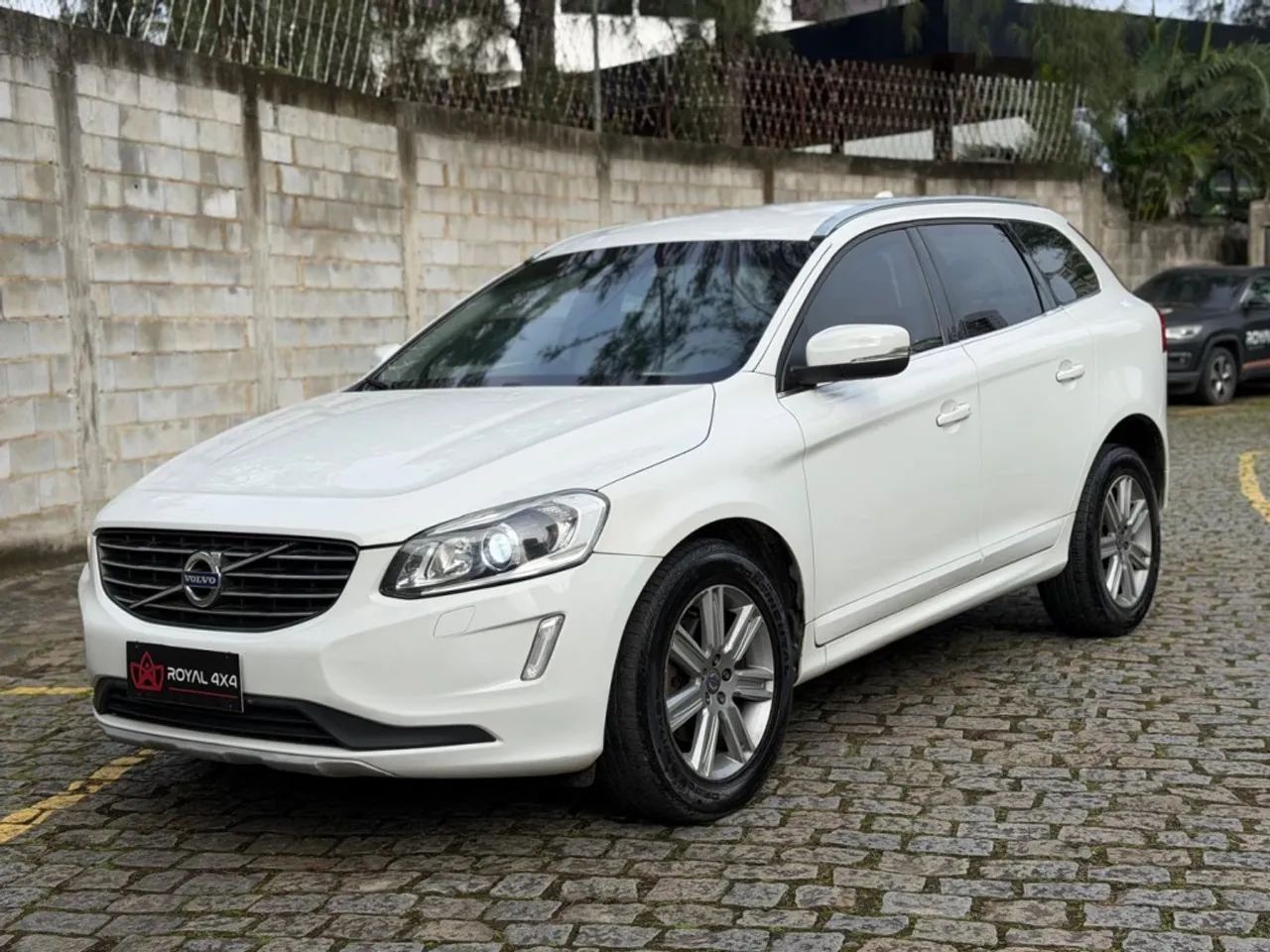 Volvo Xc 60 T-5 R-DESIGN 2.0 FWD 5P 2017