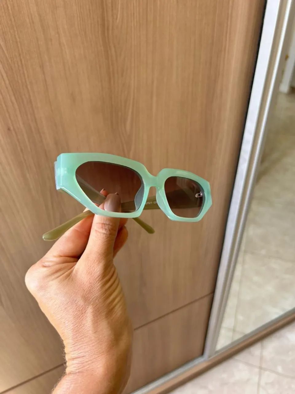 Óculos de sol com design gatinho geométrico - Foto 3