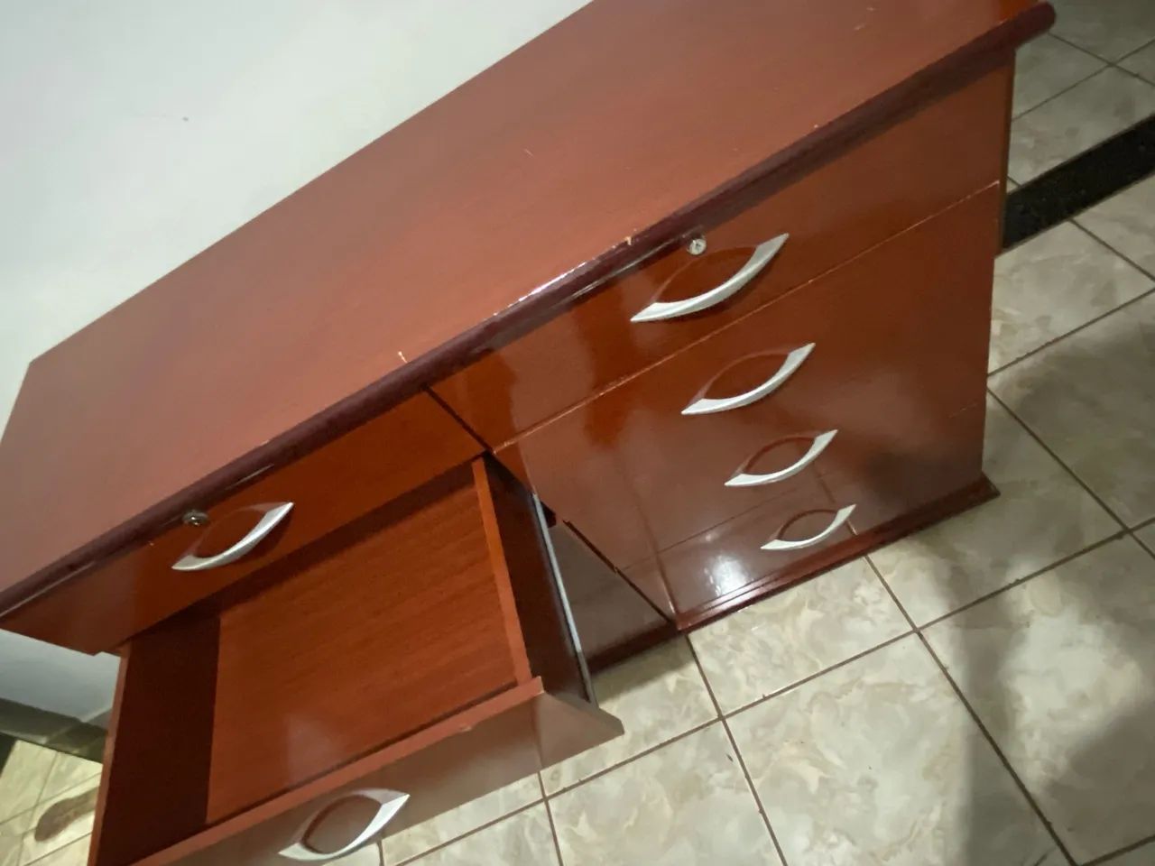 Cômoda 8 gavetas, sendo 2 com chave  - Foto 4