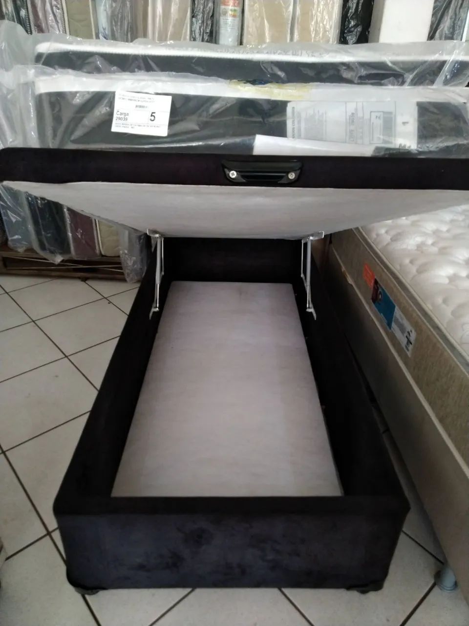 Cama box com baú 