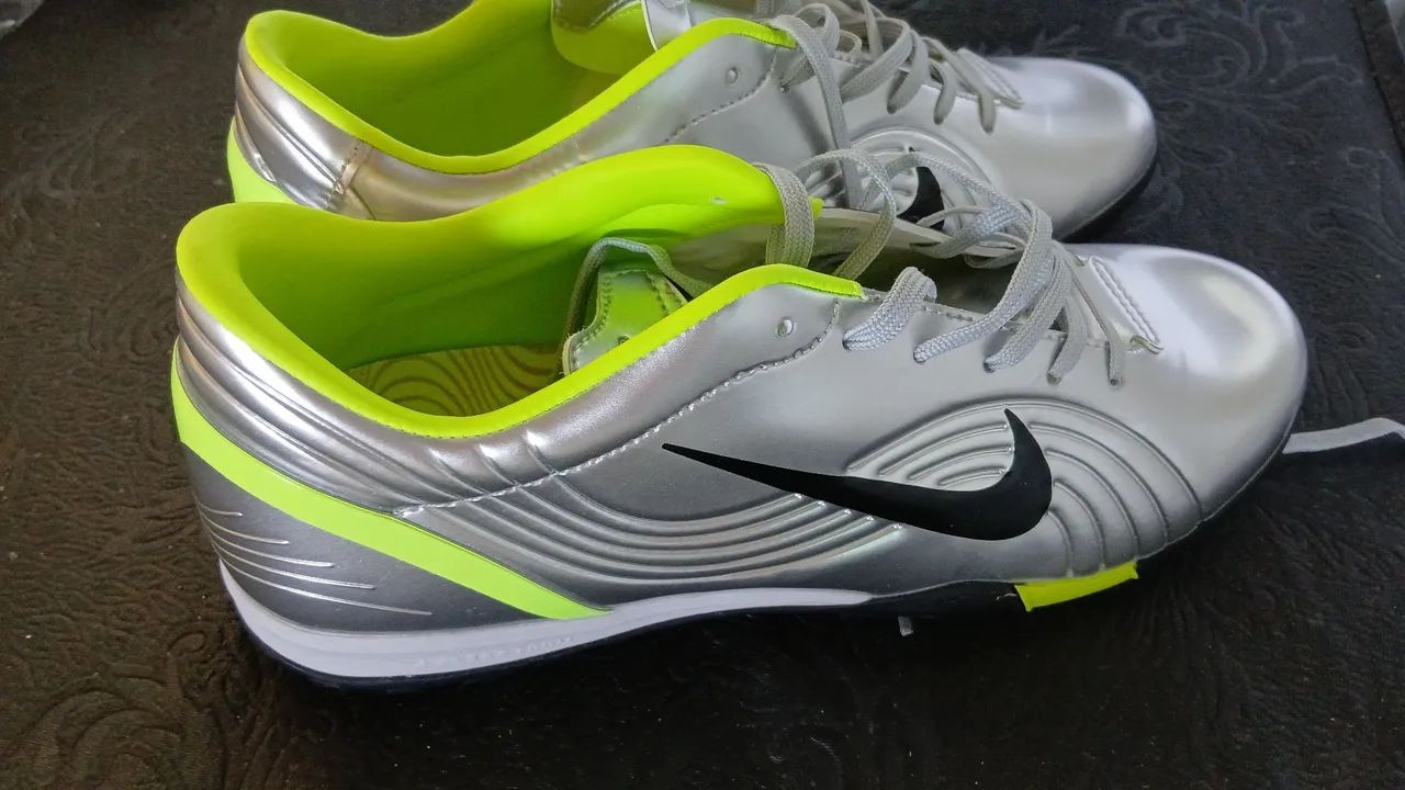 Chuteira society Nike Mercurial 2002 N° 39