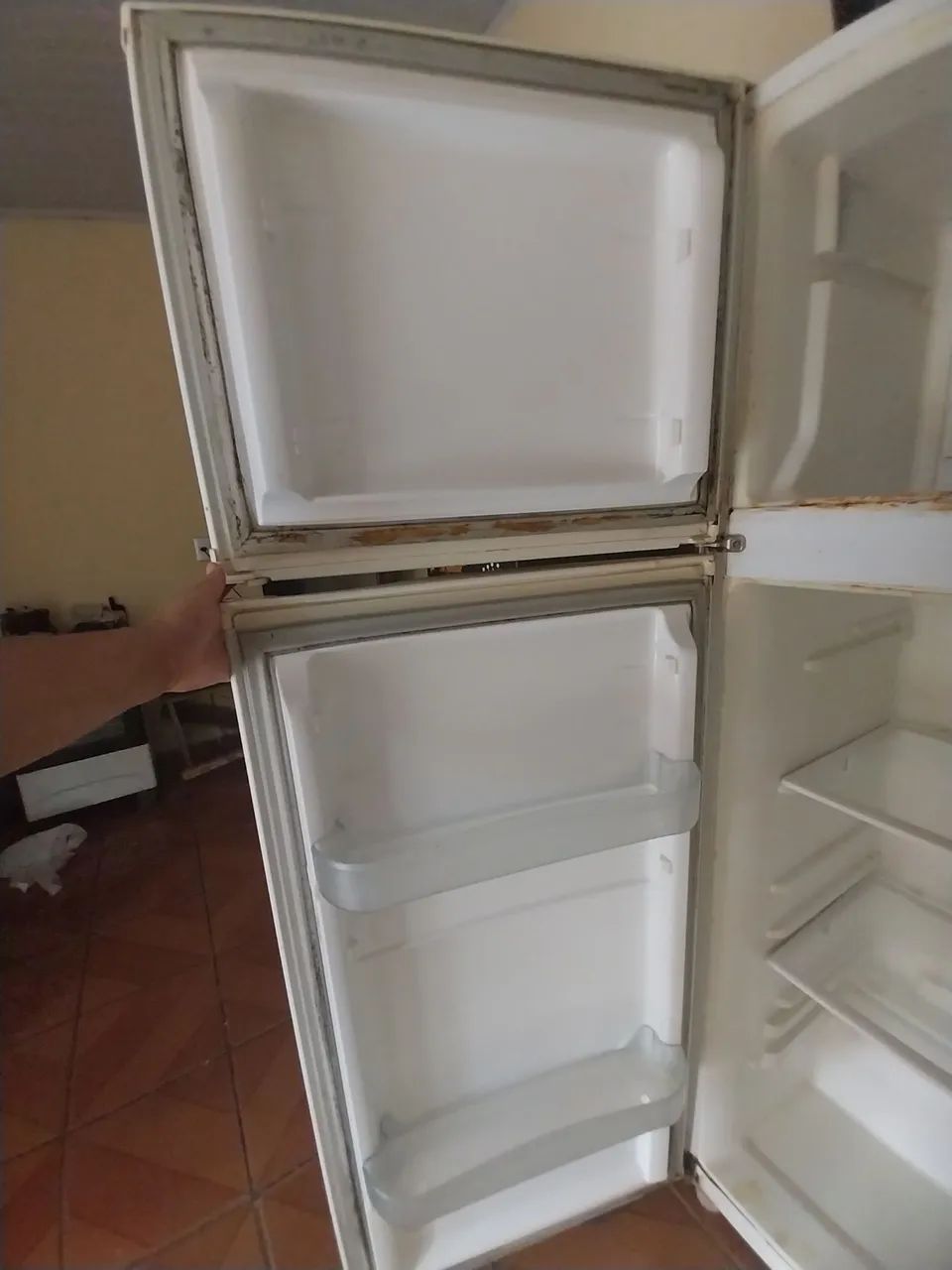 VENDO GELADEIRA DUPLEX - Foto 2