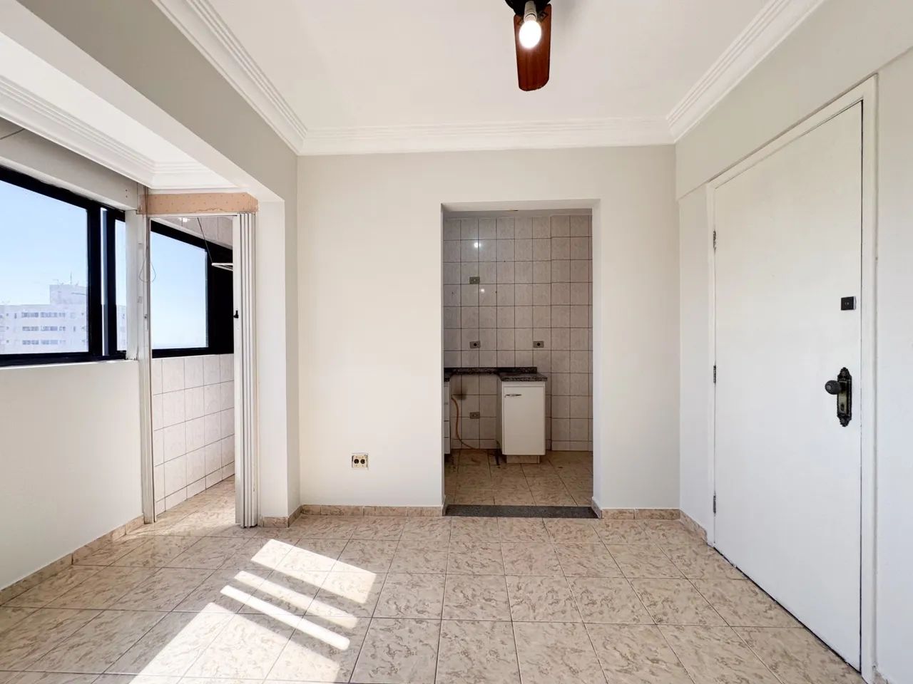 Apartamento para alugar no Edifício Silverstone, Centro de Londrina - Foto 2