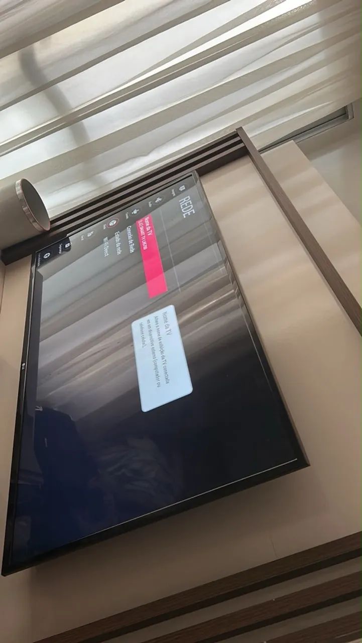 Televisão smart 44 polegadas da LG usado em excelente estado ganha de brinde o suporte 