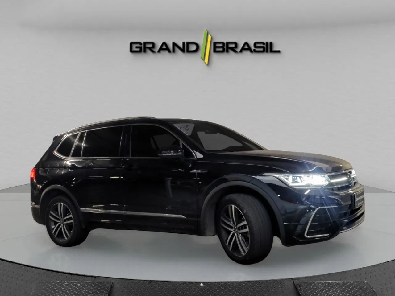 Volkswagen Tiguan TIGUAN Allspac R-Line 300 TSI 2.0 2024