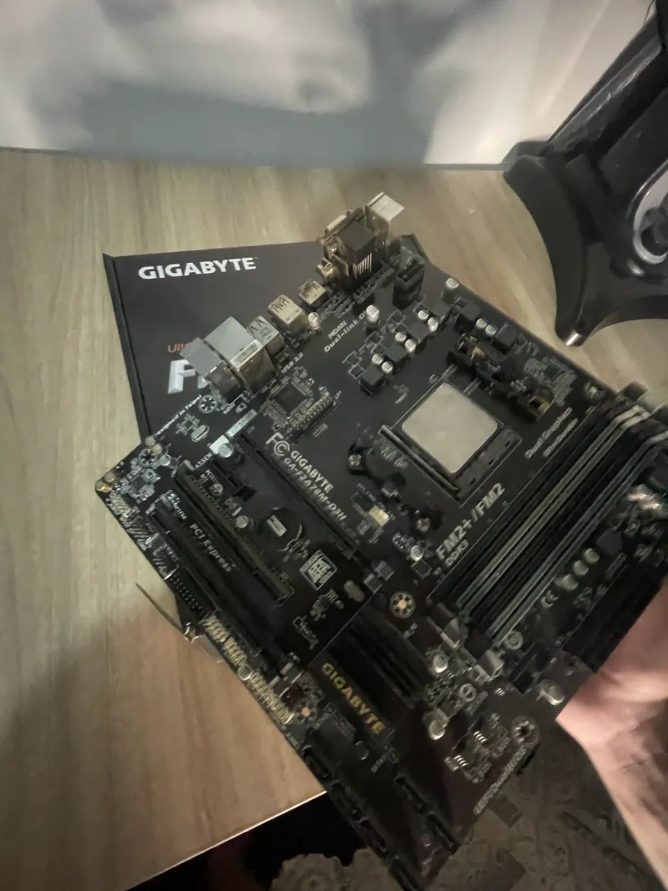 Placa Mãe Gigabyte(Envio OlxPay) - Foto 2