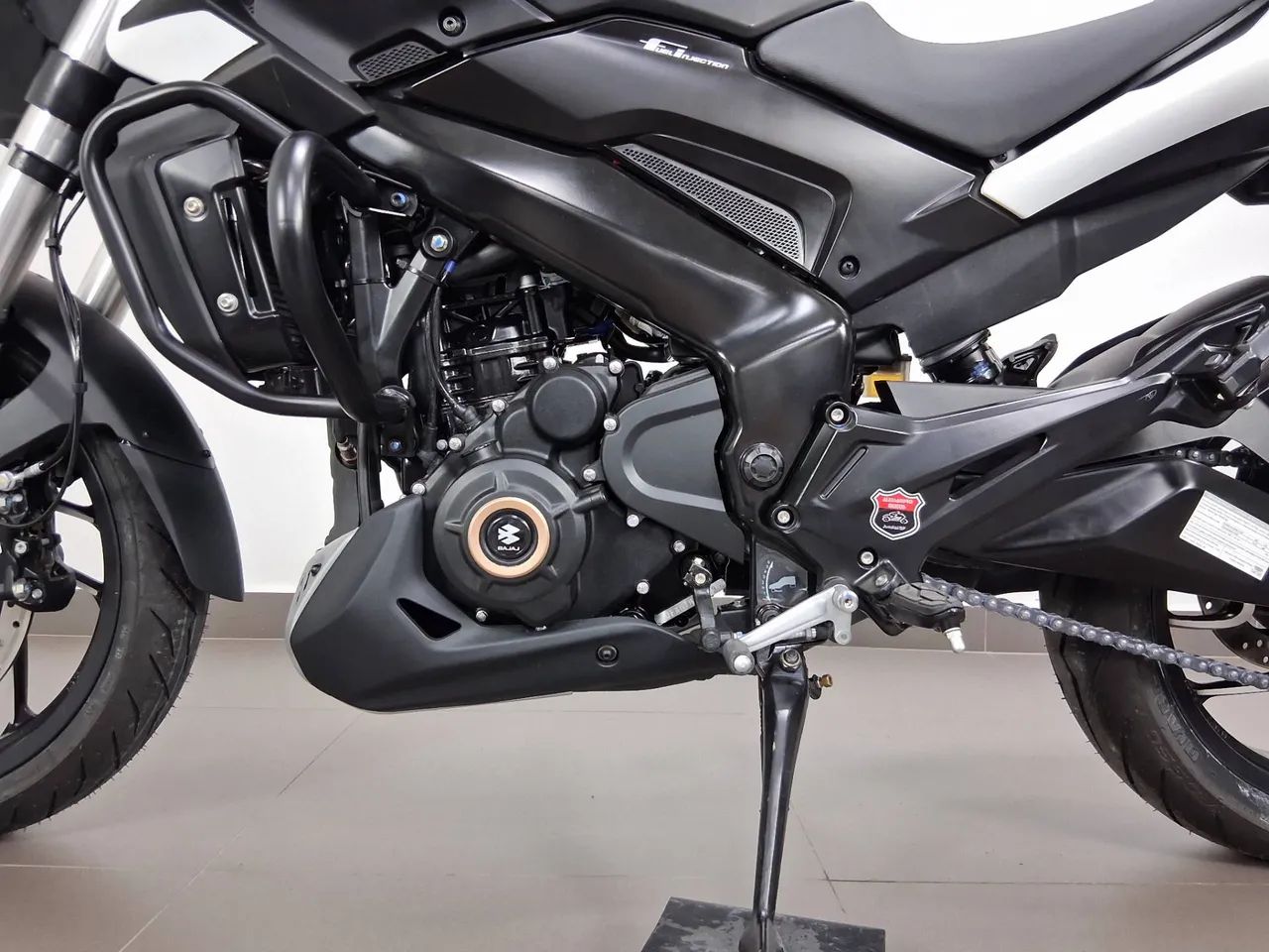 BAJAJ DOMINAR 400 - Foto 4