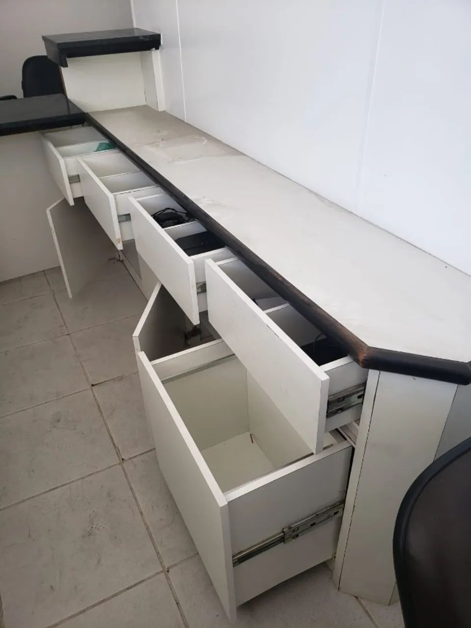Balcão e Móveis de uma Clínica Médica. - Foto 5